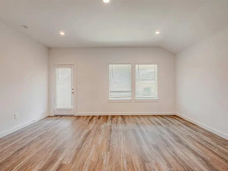 1018 Fringed Bluestar Dr — Photo 16