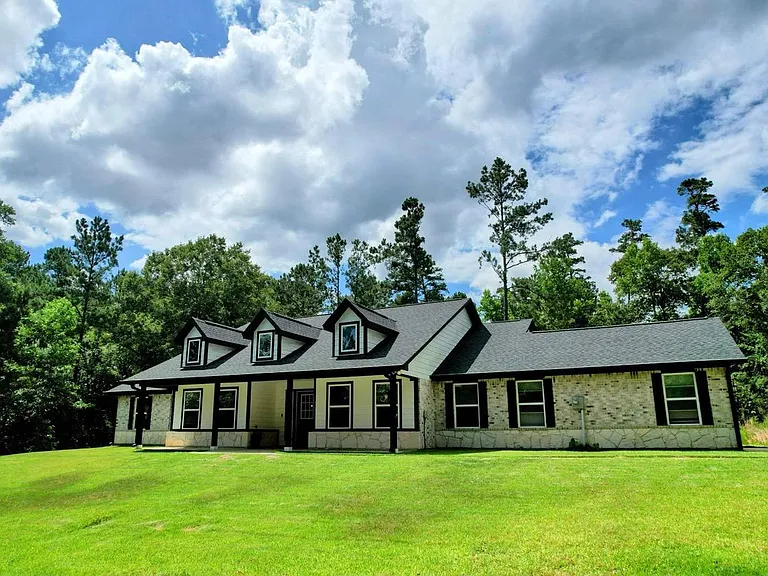 131 Feldspar Ln — Photo 1