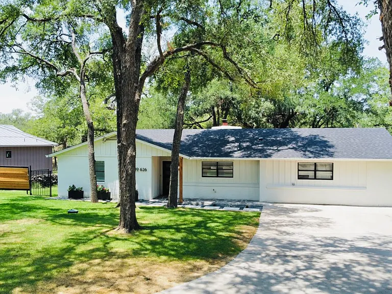 Pecan Creek Dr — Photo 41