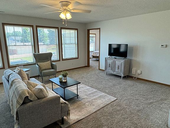 5th image of 2321 Aspen Rd Unit 105