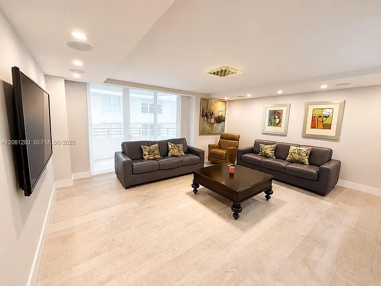 5555 Collins Ave #12C — Photo 3