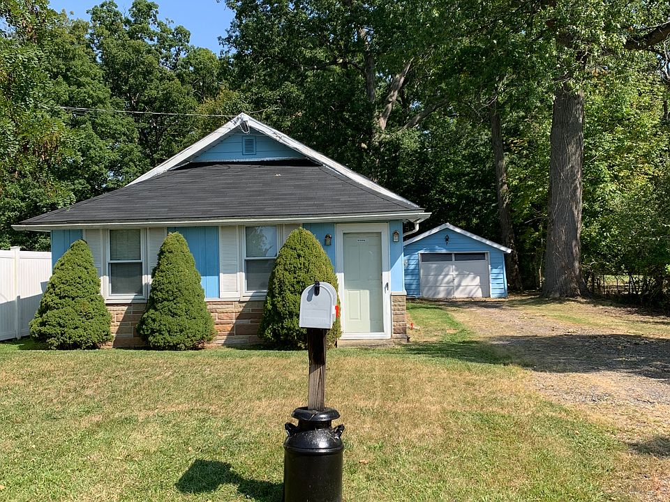 1st image of 371 Myrtle Ave