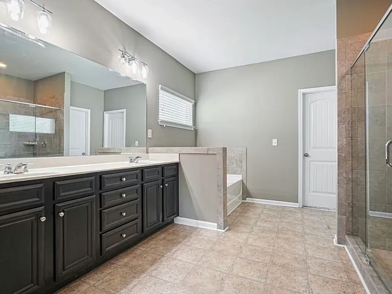 7910 Bristol Valley Dr — Photo 28