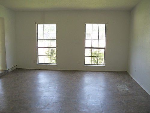 4th image of 4409 Cranbrook Dr
