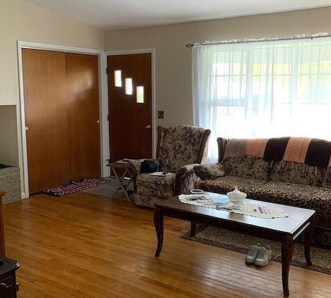 4th image of 19 Bellevue Ave