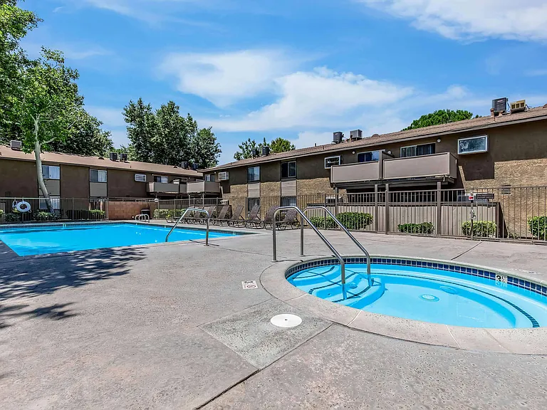 Sienna Heights — Photo 15