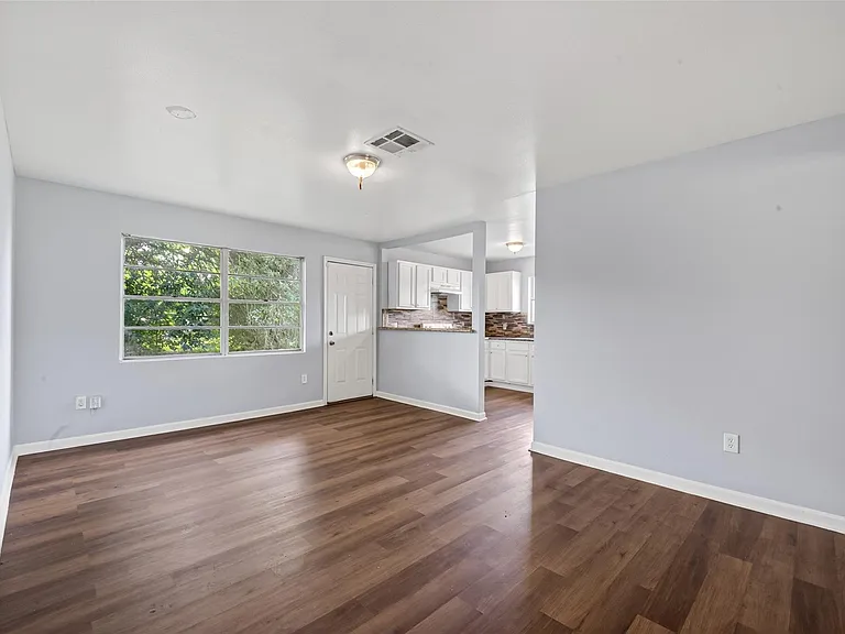 4118 Sunflower St — Photo 8