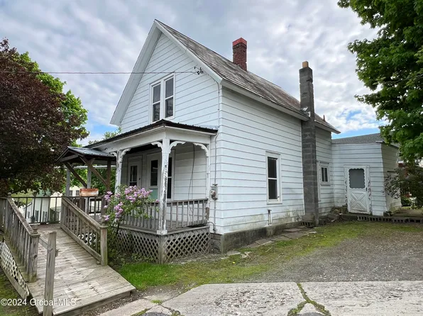 3 Wayne Avenue, Ticonderoga, NY 12883