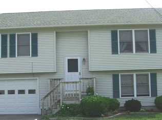 191 Riverside St, Portsmouth, RI 02871