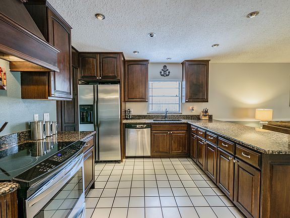 2nd image of 4310 Foxglen Ln