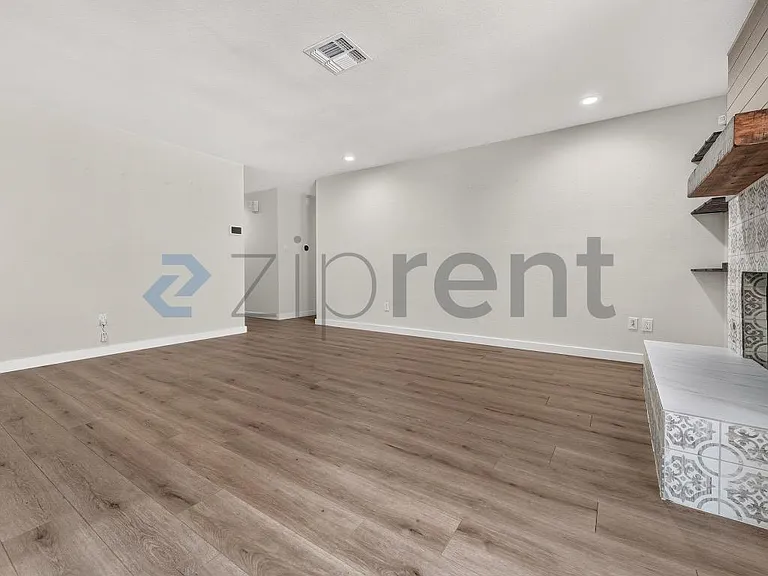 11216 Henge Dr — Photo 7