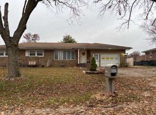 4351 Maple Dr, Galesburg, IL 61401