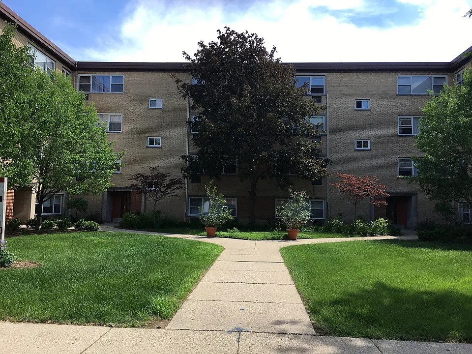4921 Crain