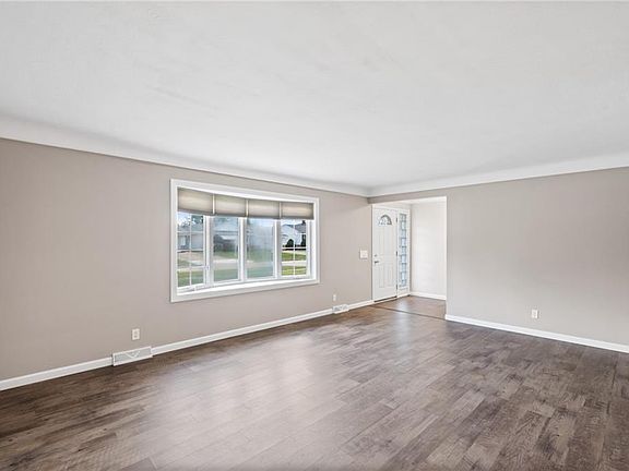 3rd image of 1320 Bonnie Ln