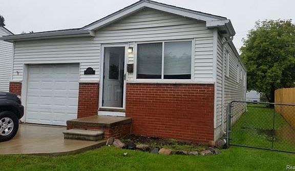 2nd image of 27195 Seyburn Ave
