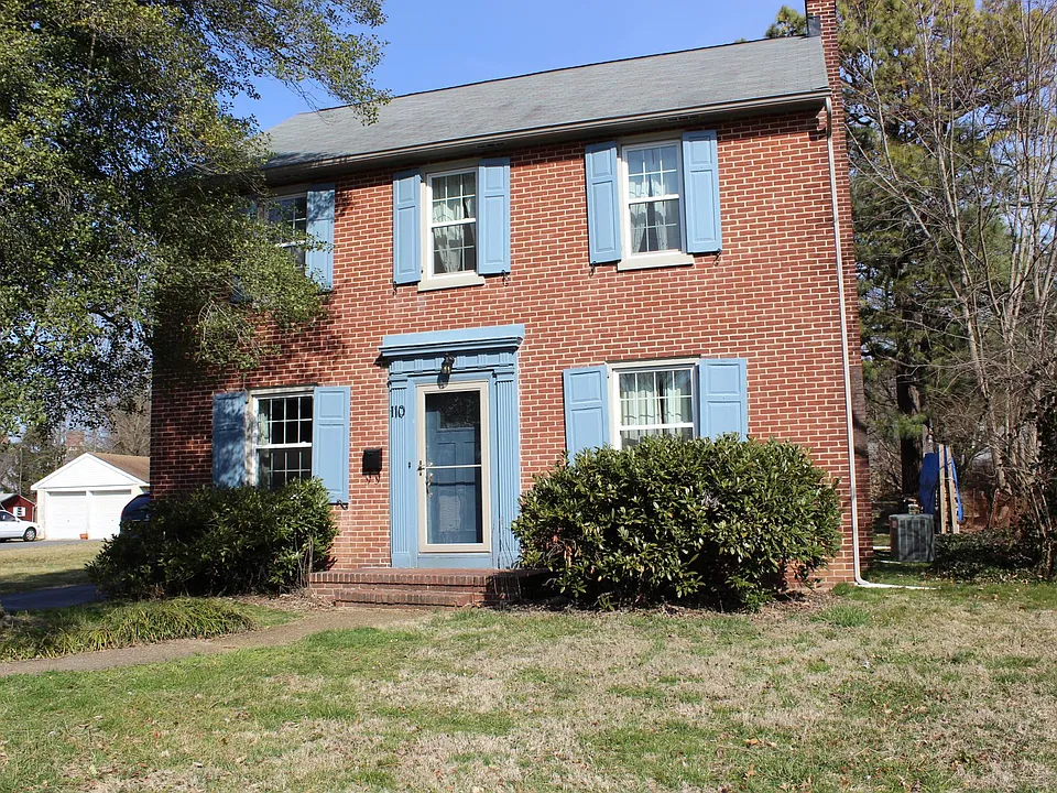 110 Kells Ave