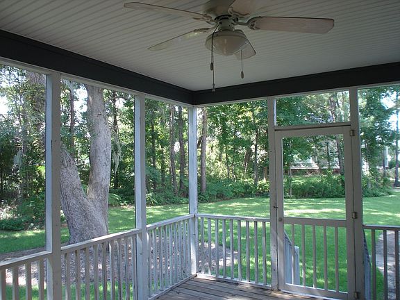 Comfortable Screened Porch