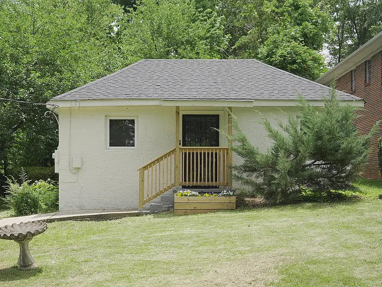 407 Green Springs Ave S — Photo 3
