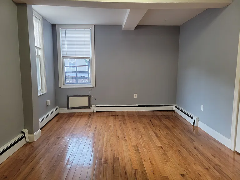 415 37th St #23E — Photo 3