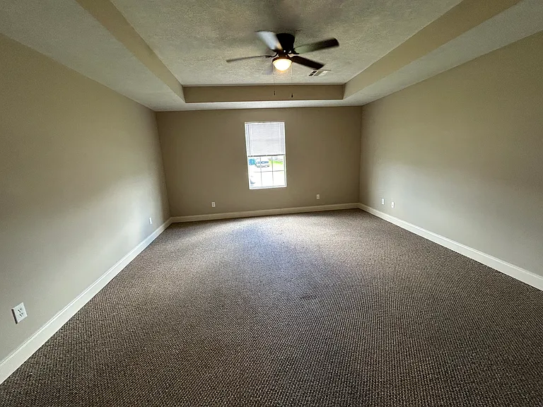 5029 Hawthorn Dr — Photo 8