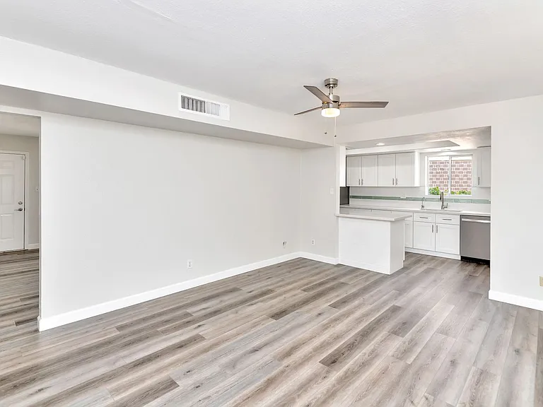 8444 E Plaza Ave — Photo 6