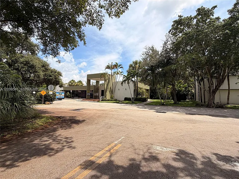 4205 N University Dr #309 — Photo 21