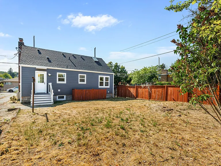 4402 39th Ave S — Photo 3