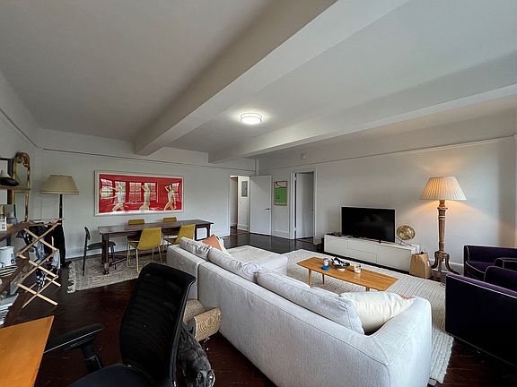 3rd image of 160 W 73rd St APT 6B