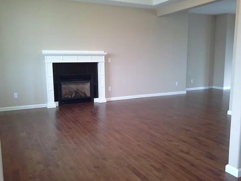 2642 Newton St — Photo 3
