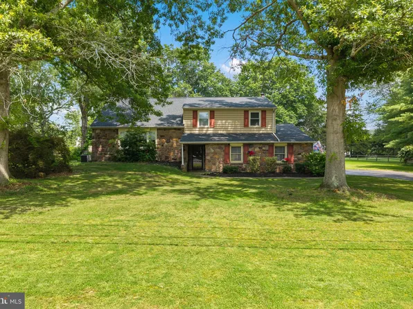 33 Squirrel Rd, Doylestown, PA 18901