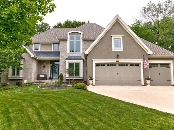 5741 Spinnaker Point, Parkville, MO 64152