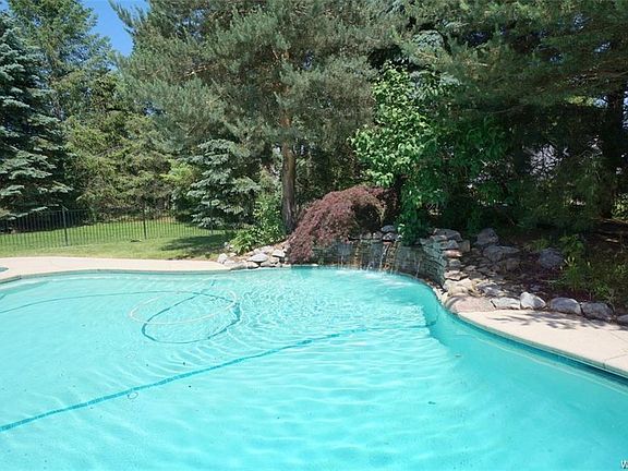 4th image of 17 Hummingbird Ct