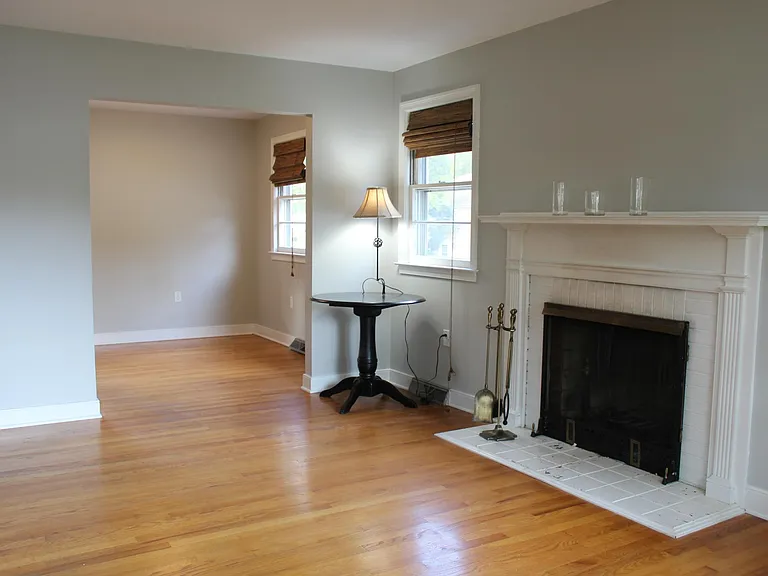 300 Harris Rd — Photo 2