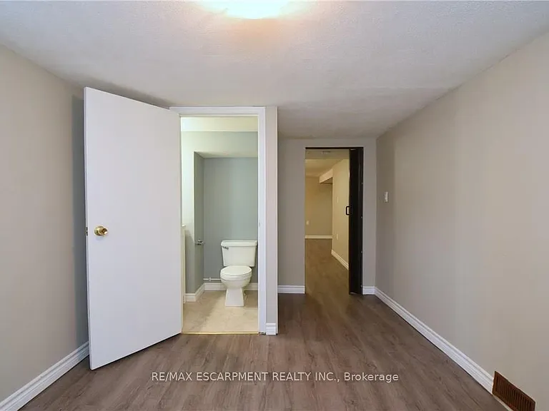278 Huxley Ave S — Photo 21