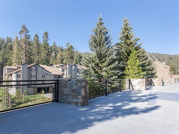 3rd image of 826 Lakeview Blvd #110