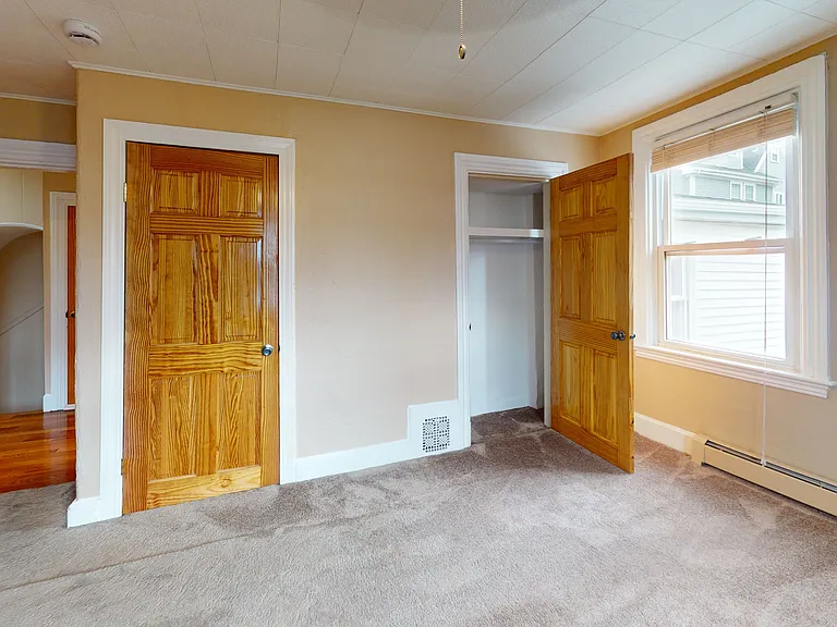 49 Glenwood Rd — Photo 4