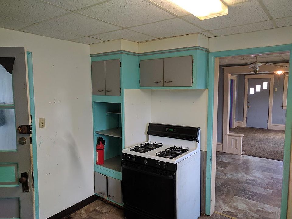2nd image of 507 Crescent St APT 1