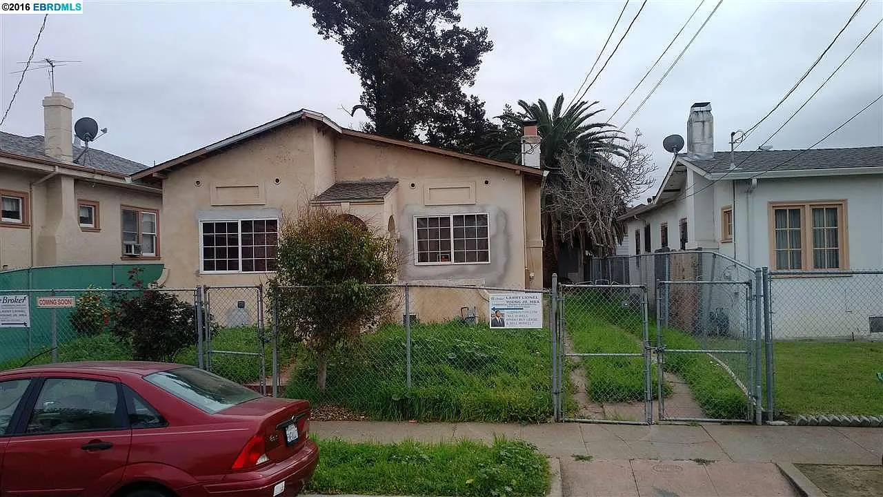 2524 65th Ave photo 1