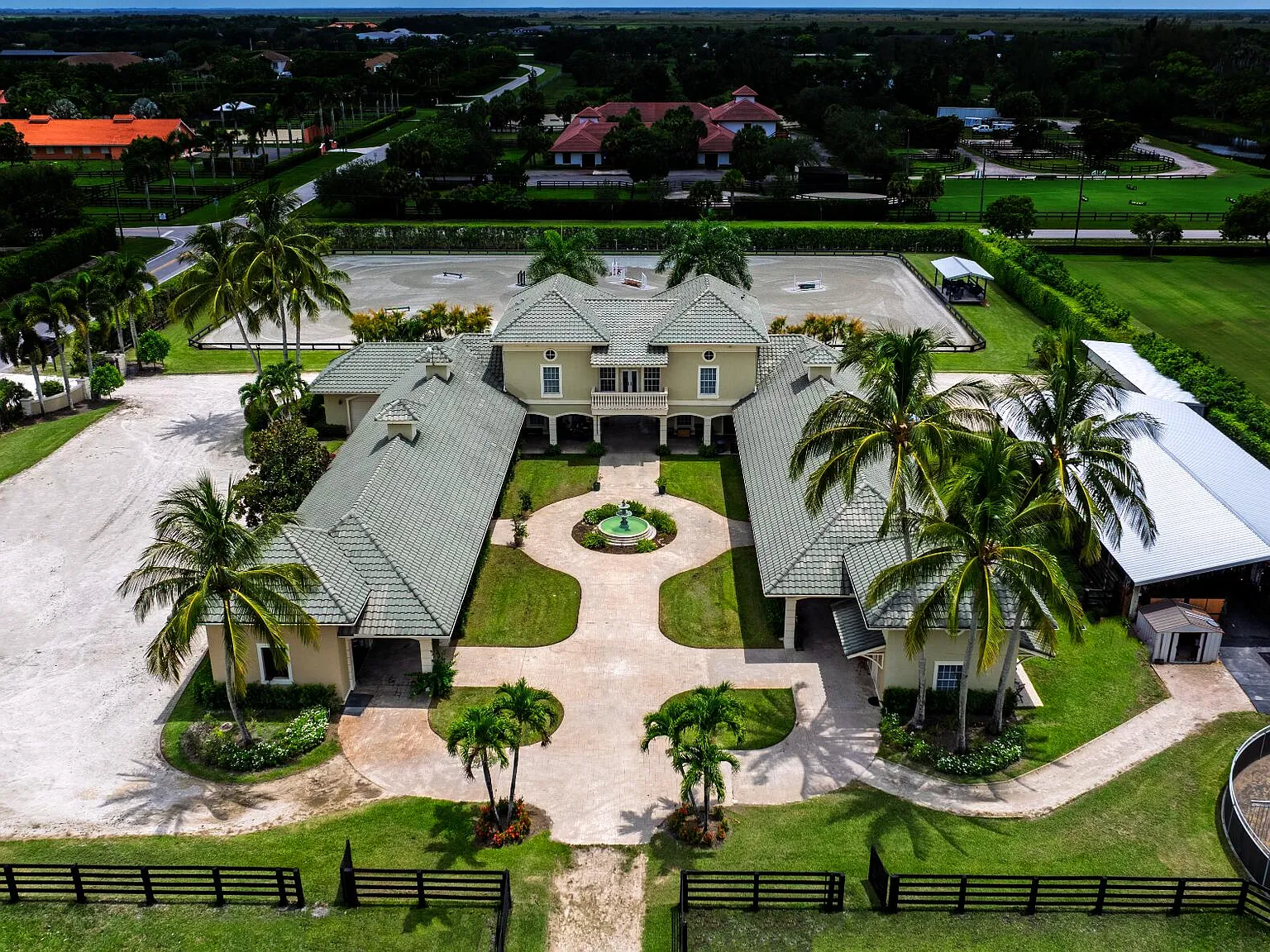 7 bed, 5.5 bath, 10749 sqft, $12,000 — Photo 1