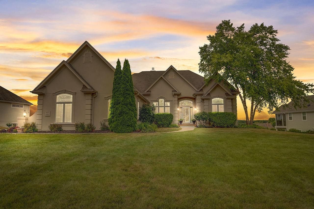W217N5457 Taylors Woods DRIVE, Menomonee Falls, WI 53051 Zillow