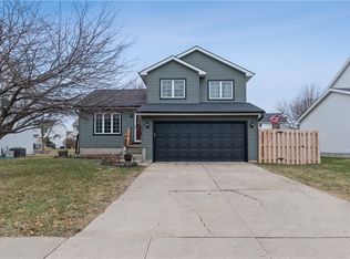 9820 Catalina Dr, Johnston, IA 50131