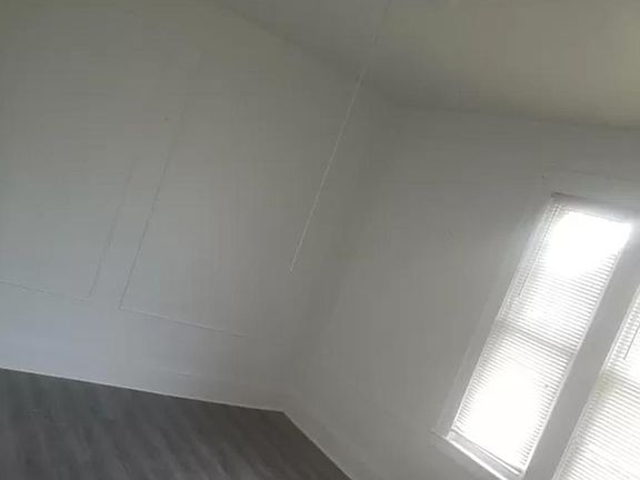 2nd image of 52 Lindsley Pl #2