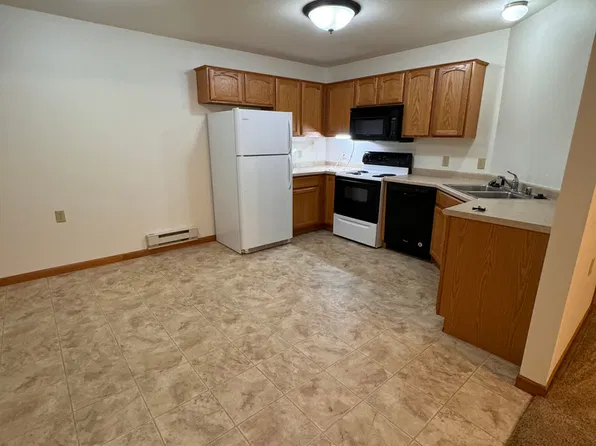 1125 17th Court, 1125 17th Ct #2, Reedsburg, WI 53959