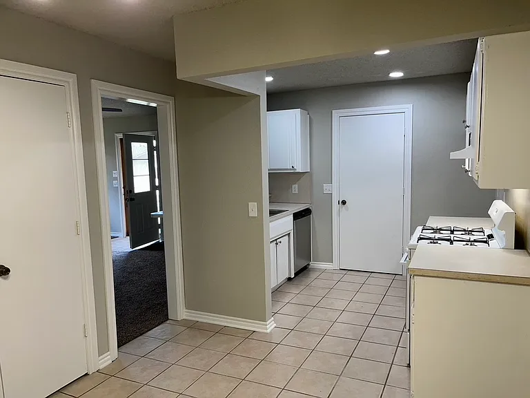 1207 Sequoyah Cir — Photo 9
