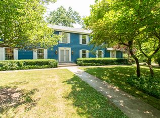 105 Hawthorne Ln, East Dundee, IL 60118