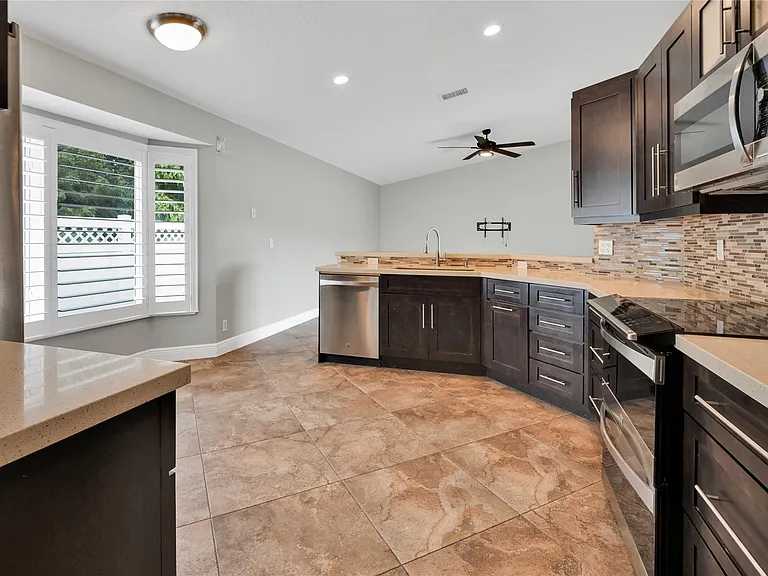 8949 NW 45th Ct — Photo 5
