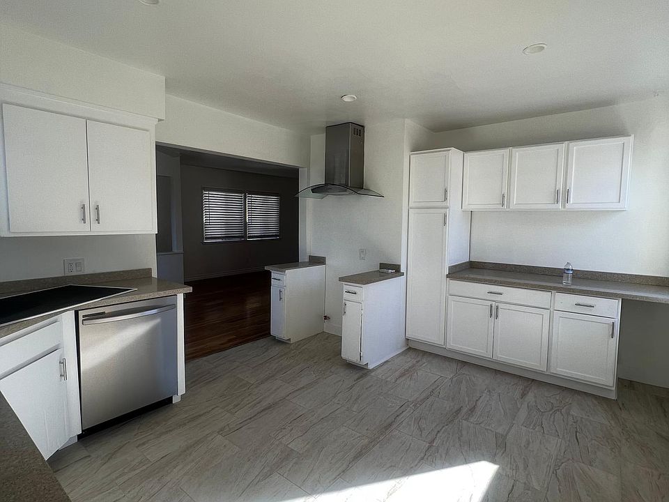 2nd image of 4052 W 164th St #4052