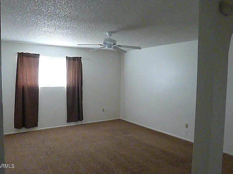 2246 W Corrine Dr — Photo 5
