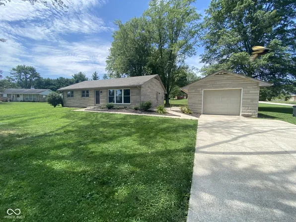 1830 N Glade Cir, Seymour, IN 47274