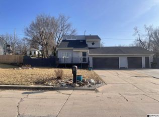 8505 Pratt St, Omaha, NE 68134